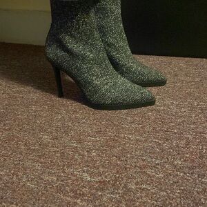 Size 8 Stretch Gray Sock Bootie